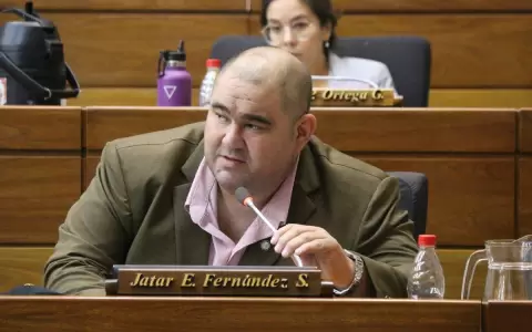 Diputado Jatar anuncia proyecto para legalizar uso medicinal y recreativo de la marihuana