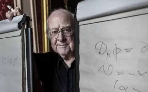 Muri� Peter Higgs, el f�sico que gan� el premio Nobel por la teor�a de la �part�cula de Dios�