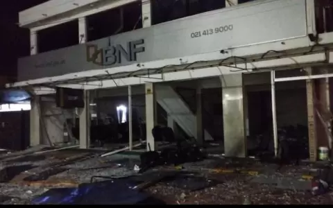 Fiscal�a retira custodia policial a un hombre herido en asalto tipo comando en Natalio