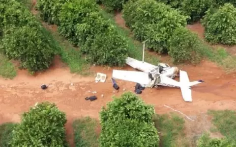 Polic�a brasile�a derriba avioneta paraguaya que transportaba drogas