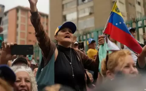 Gonz�lez Urrutia asume el reto como candidato antichavista