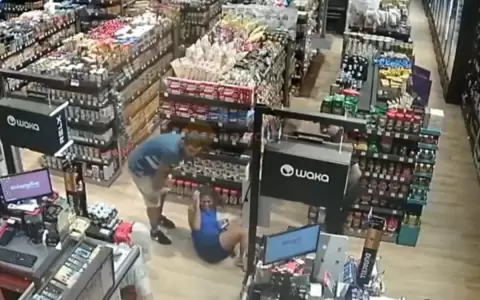 Un hombre agredi� brutalmente a una mujer en un minimercado en San Lorenzo