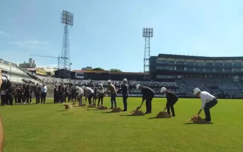Hist�rica palada inicial en el Osvaldo Dom�nguez Dibb