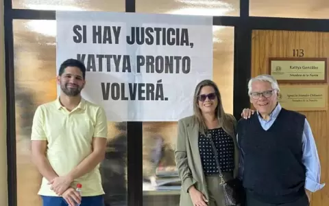 Corte lleva m�s de 60 d�as sin expedirse sobre expulsi�n de Kattya: ��Est�n temerosos?�, se preguntan