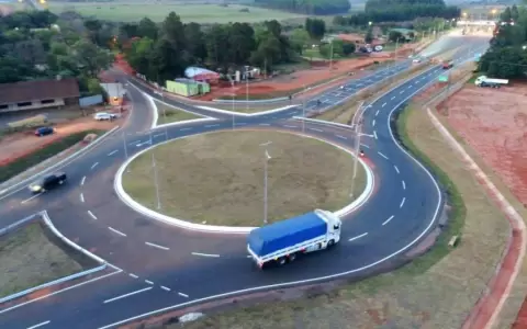 "Uno debe reducir la velocidad antes de llegar a la rotonda", advierte viceministro de Obras