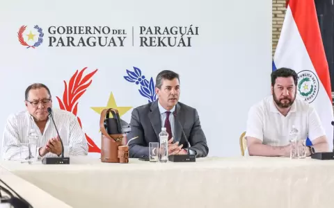 Pe�a se re�ne con intendentes de Central en el marco de la Ley �Hambre cero�
