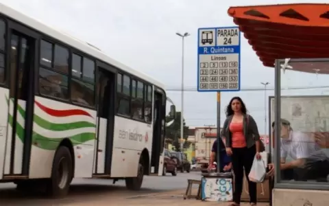 Parada de colectivo.