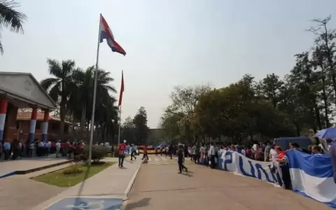 Contin�a paro indefinido en la UNA e instalan mesa de di�logo