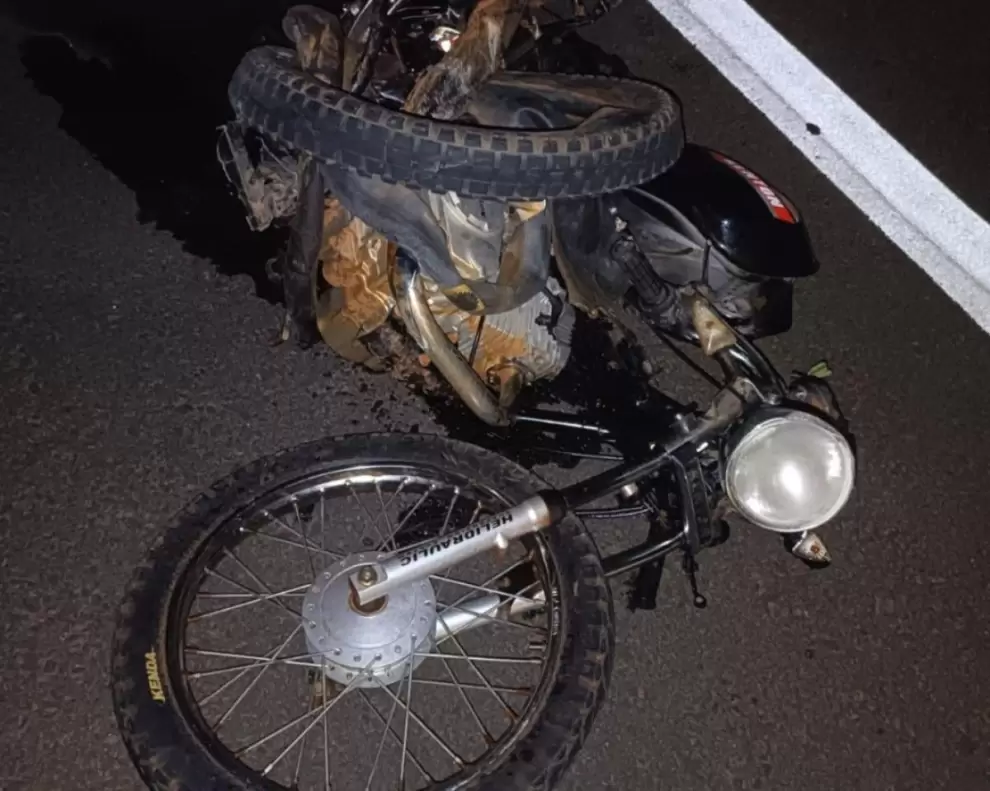 Una pareja y sus tres hijos menores mueren en accidente de moto