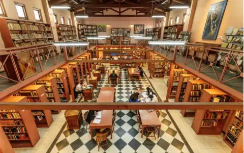 La Biblioteca Municipal de Asunci�n celebra 80 a�os con emisi�n postal