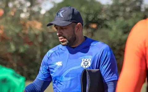 En 2 de Mayo pegan el grito al cielo por el arbitraje ante Cerro Porte�o