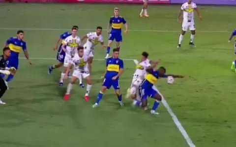 �Debi� ser penal para Sportivo Trinidense por mano de Adv�ncula?