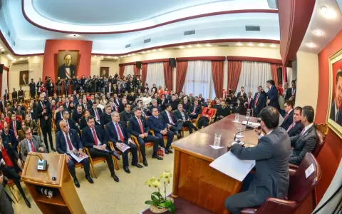 Galaverna defiende rendici�n de Pe�a a Cartes: "�l representa a la ANR"