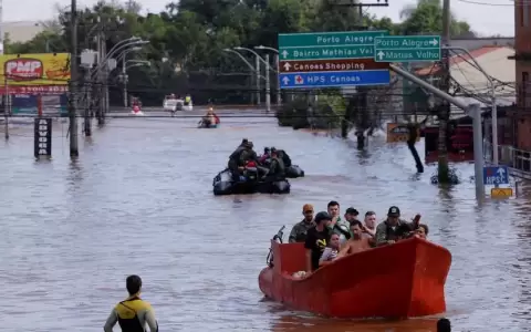 Suben a 76 los muertos por inundaciones en el sur de Brasil
