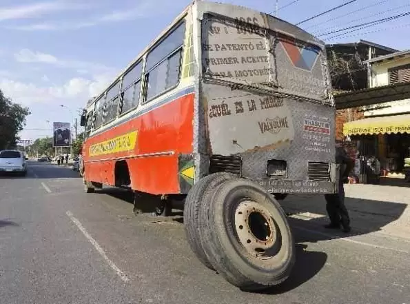 Rolando Zuccolillo: "Tarifa t�cnica est� manipulada para favorecer y sostener servicio de bus chatarra"
