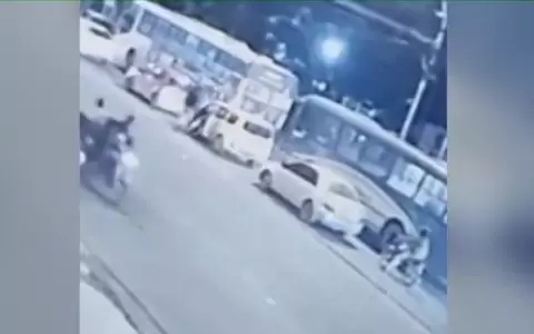 Identifican y detienen a motociclista que golpe� brutalmente a un taxista anciano