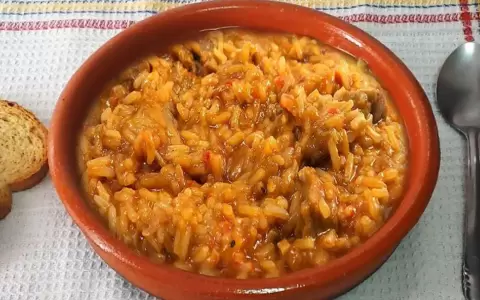Argentina: invit� a comer guiso a su familia, siete se intoxicaron y uno muri�
