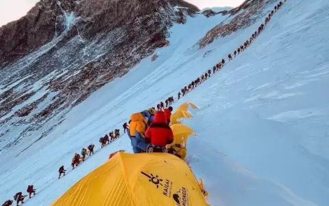 Video: temporada de ascensos al Everest con tres muertos y cuatro desaparecidos
