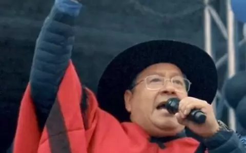 Luis Arce llama a refundar el MAS y restar peso a Evo Morales