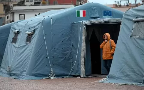 P�nico en N�poles: 49 terremotos en cadena sacudieron la regi�n