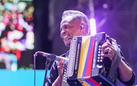 Una multitud de fans de Omar Geles, �cono del vallenato, despidi� al artista colombiano