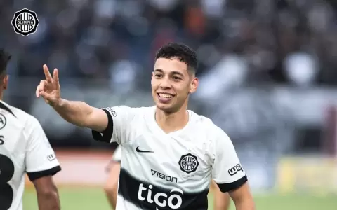 Olimpia remonta a Guaran� en el Cl�sico M�s A�ejo