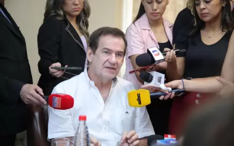 Orlando Penner no pretende renunciar al Senado: �Ser�a un crimen�, responde