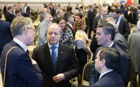 Ministro de Econom�a afina plan para salvar jubilaci�n de estatales