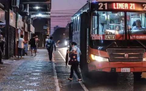 Viceministro de Transporte asegura que el paro de buses no contribuye a mejorar el sistema