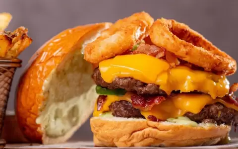 Angus Burger, un deleite para los fan�ticos de la comida r�pida... y mucho m�s