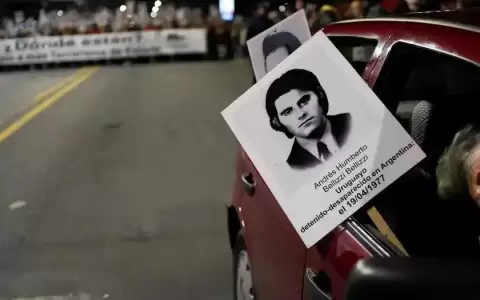 Uruguay marcha en silencio por desaparecidos de la dictadura