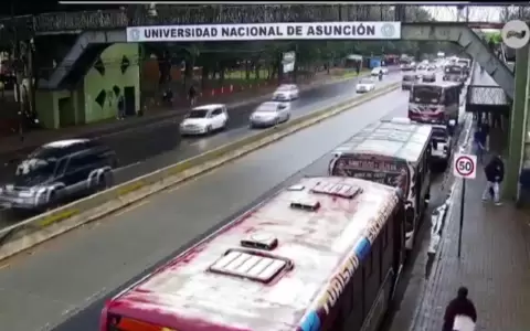 Ante amenazas de paro, exhiben buses internos que saldr�n a las calles