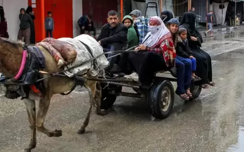 Israel comienza evacuaci�n de miles de personas en Rafah