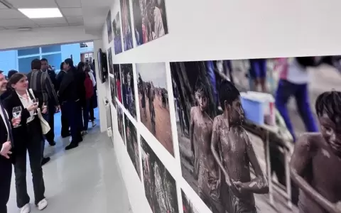 Fotograf�as y video de Luis Vera se expusieron en el Instituto Cervantes de Par�s