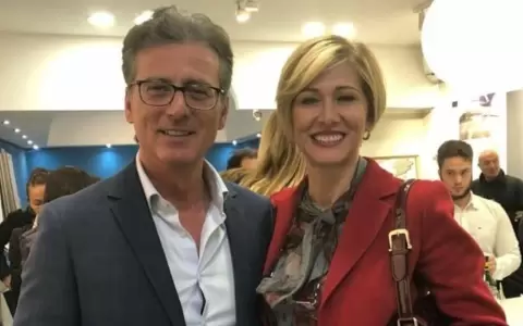 Italia: hallan muerto en su coche con un cable en el cuello al marido de eurodiputada