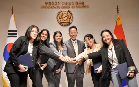 Se realiz� ceremonia de nombramiento de nuevos promotores de la cultura coreana