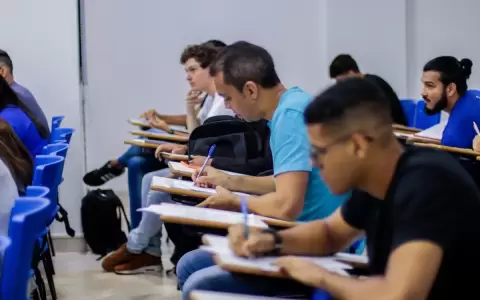Pe�a promete una vez m�s la gratuidad universitaria