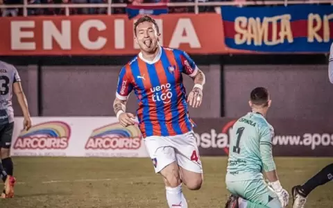 Los picantes posteos de Cerro Porte�o para Regis Marques