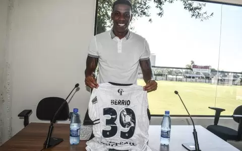 Orlando Berr�o pidi� no cobrar su salario por el mes que no jug�