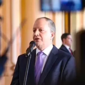 Ministro de Econom�a deber� dar explicaciones al Congreso por la reforma de la Caja Fiscal