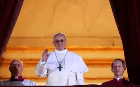Francisco se disculpa por sus comentarios ante obispos sobre el "ambiente marica" de los seminarios