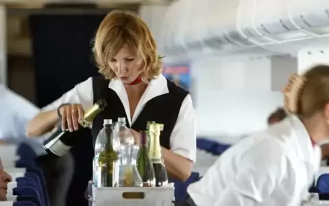 Cient�ficos aconsejan no consumir alcohol durante los vuelos