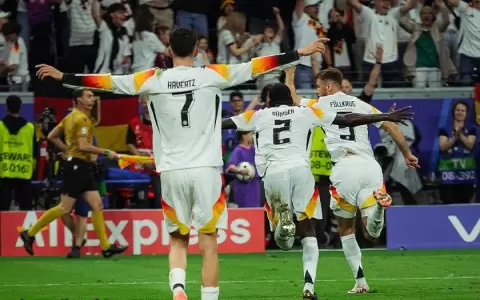 Alemania rescata un ag�nico empate y termina l�der del Grupo A