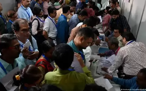 India comienza a contar votos tras 44 d�as en elecciones