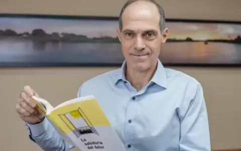 Jorge Mendelzon presenta "La sabidur�a del dolor" en la FIL Asunci�n