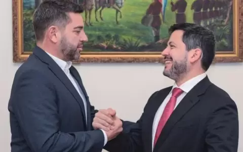 Latorre descarta todo tipo de candidatura, pero resalta a Alliana para �cualquier cargo�