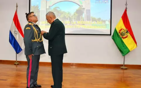 Paraguay otorg� "Medalla de Honor" a general boliviano "golpista" semanas atr�s