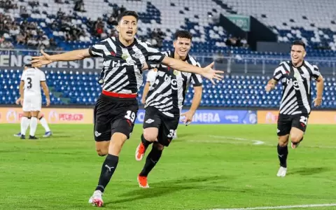 �Libertad se consagra tricampe�n del f�tbol paraguayo!