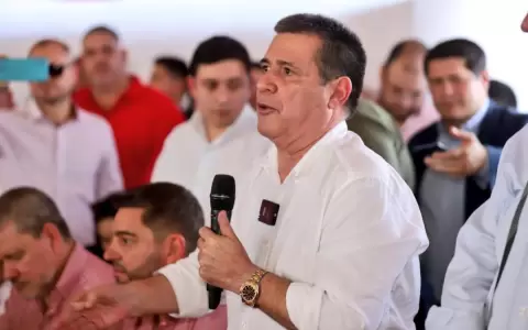 Cartes dice que "persecuci�n" en su contra persiste y record� que "lo quer�an matar"