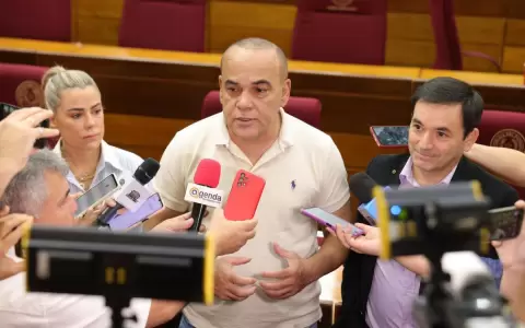 Ley antinepotismo, nuevo horario y reforma del transporte p�blico son sus prioridades, dice �Bachi�
